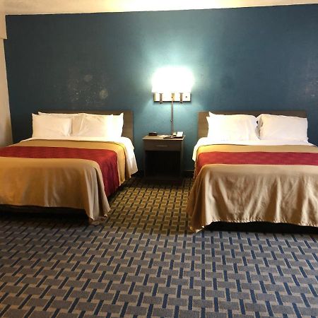 Econo Lodge Cranston - Providence Bagian luar foto