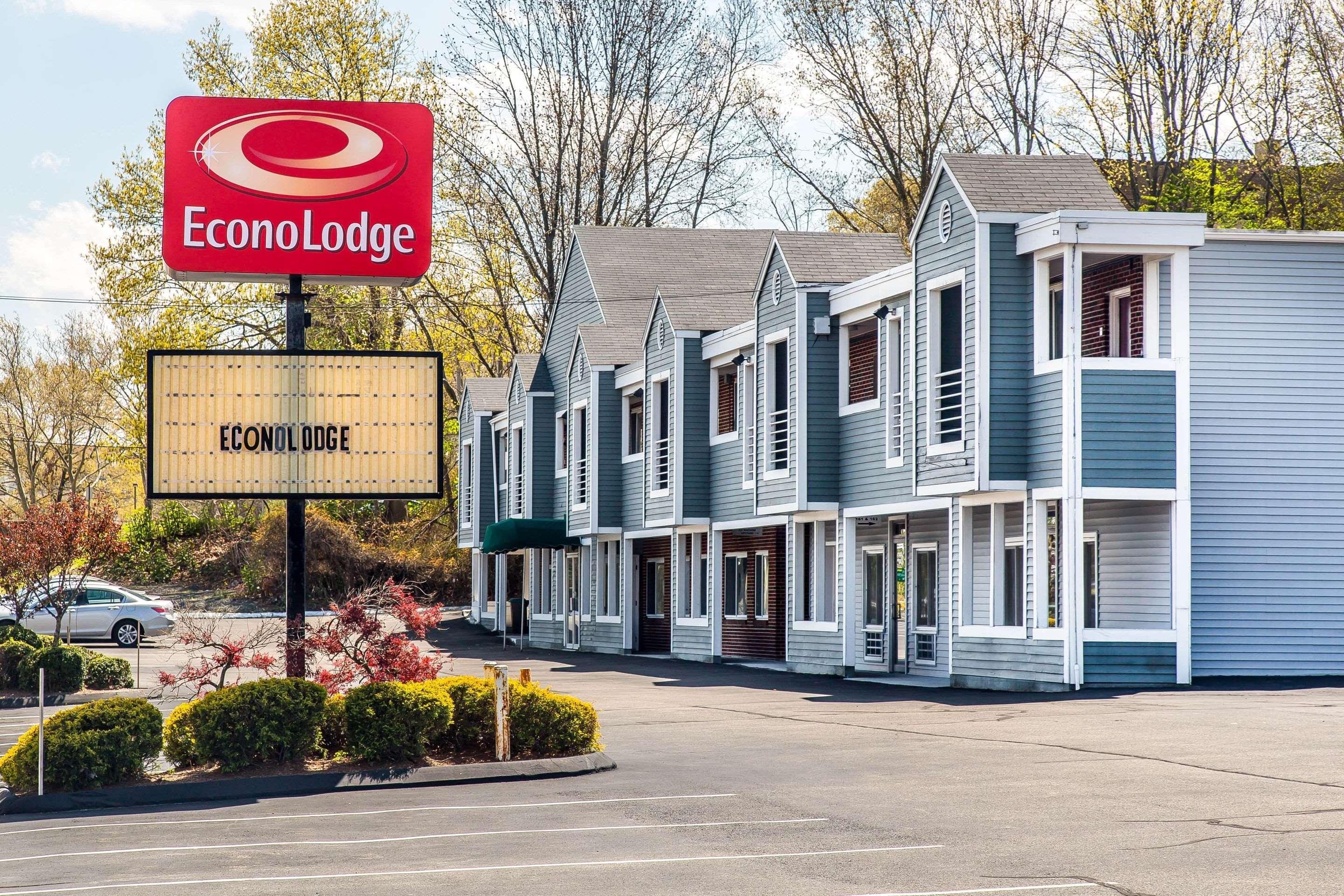 Econo Lodge Cranston - Providence Bagian luar foto